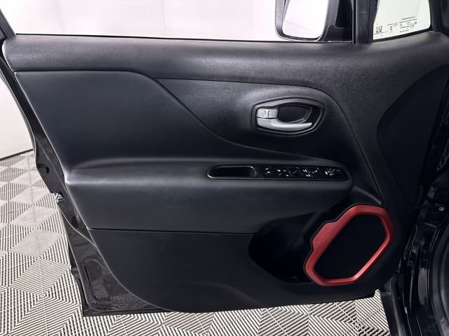 Used 2023 Jeep Renegade Trailhawk AWD/4WD image 23