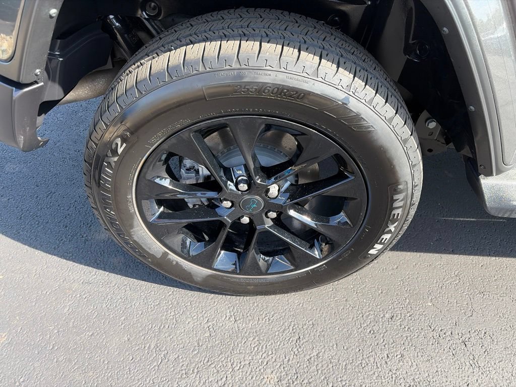 Used 2025 Jeep Wrangler Unlimited Sahara AWD/4WD image 38