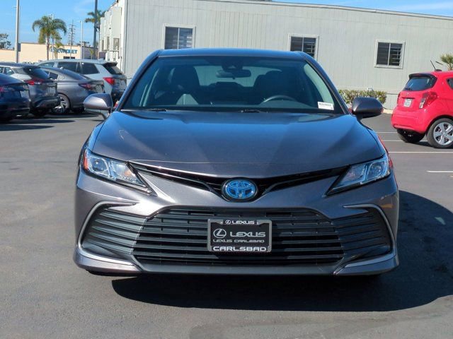 Used 2022 Toyota Camry LE image 2