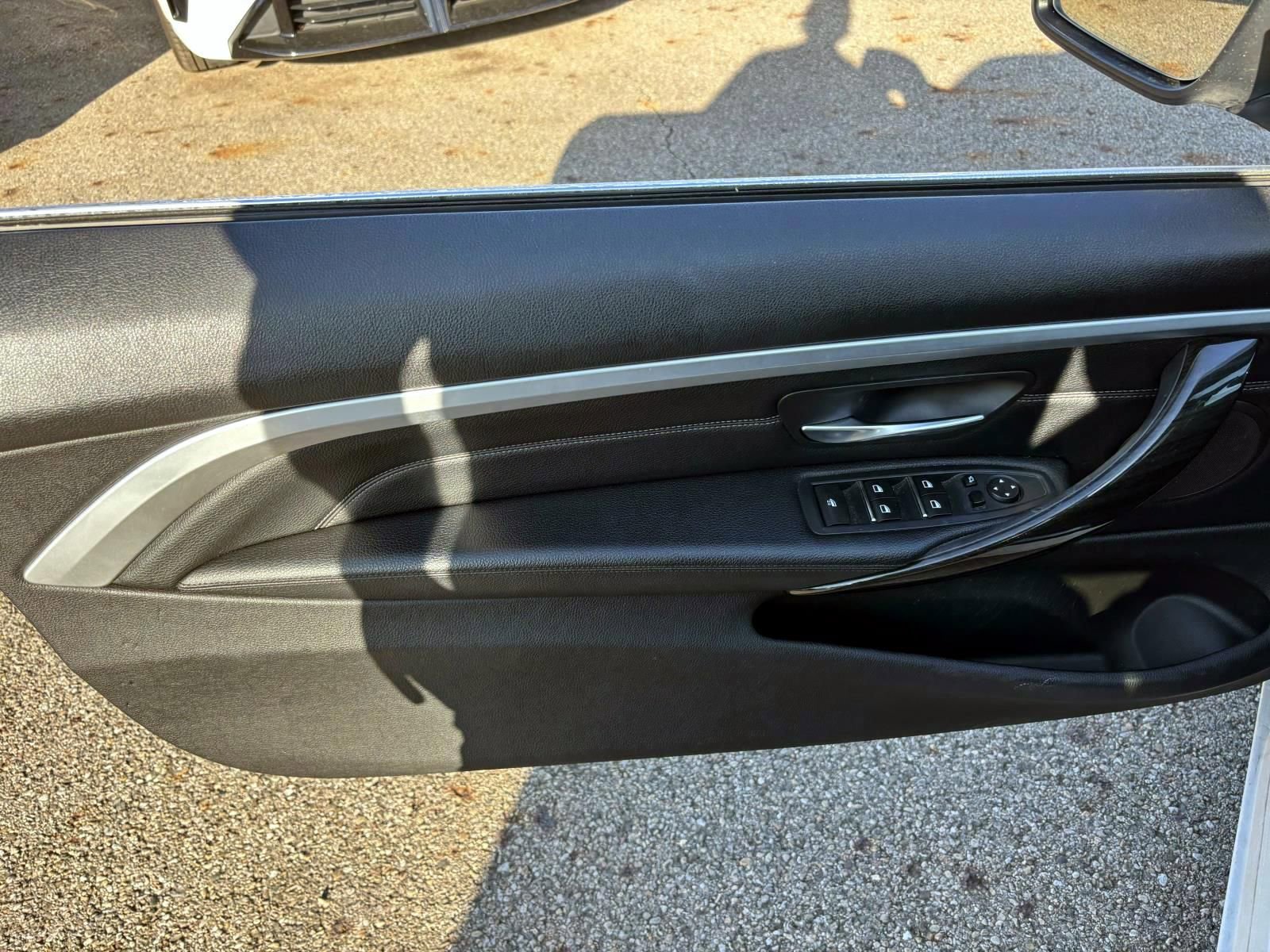 Used 2018 BMW 430i xDrive Convertible image 11