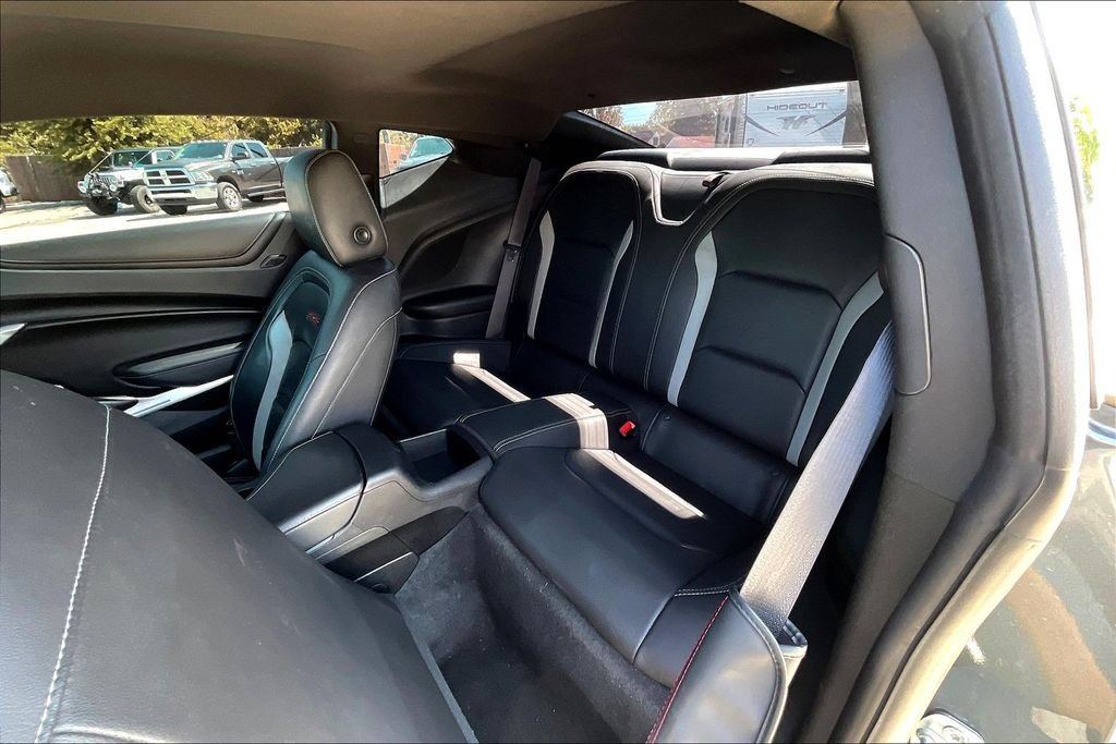 Used 2019 Chevrolet Camaro SS RWD image 6