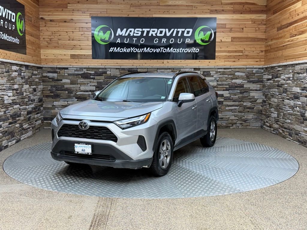 Used 2022 Toyota RAV4 XLE image 4