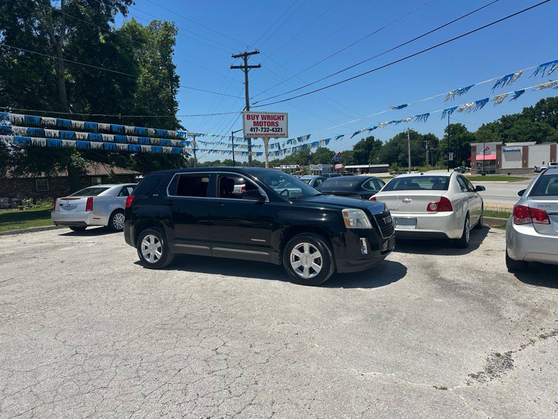 Used 2011 GMC Terrain SLE image 2