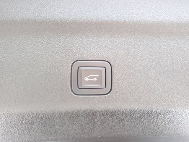 Used 2024 Cadillac Escalade Premium Luxury w/ LPO, Floor Liner Package AWD/4WD image 27