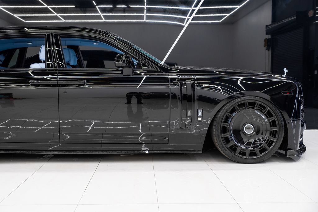 Used 2026 Rolls-Royce Phantom Sedan RWD image 12
