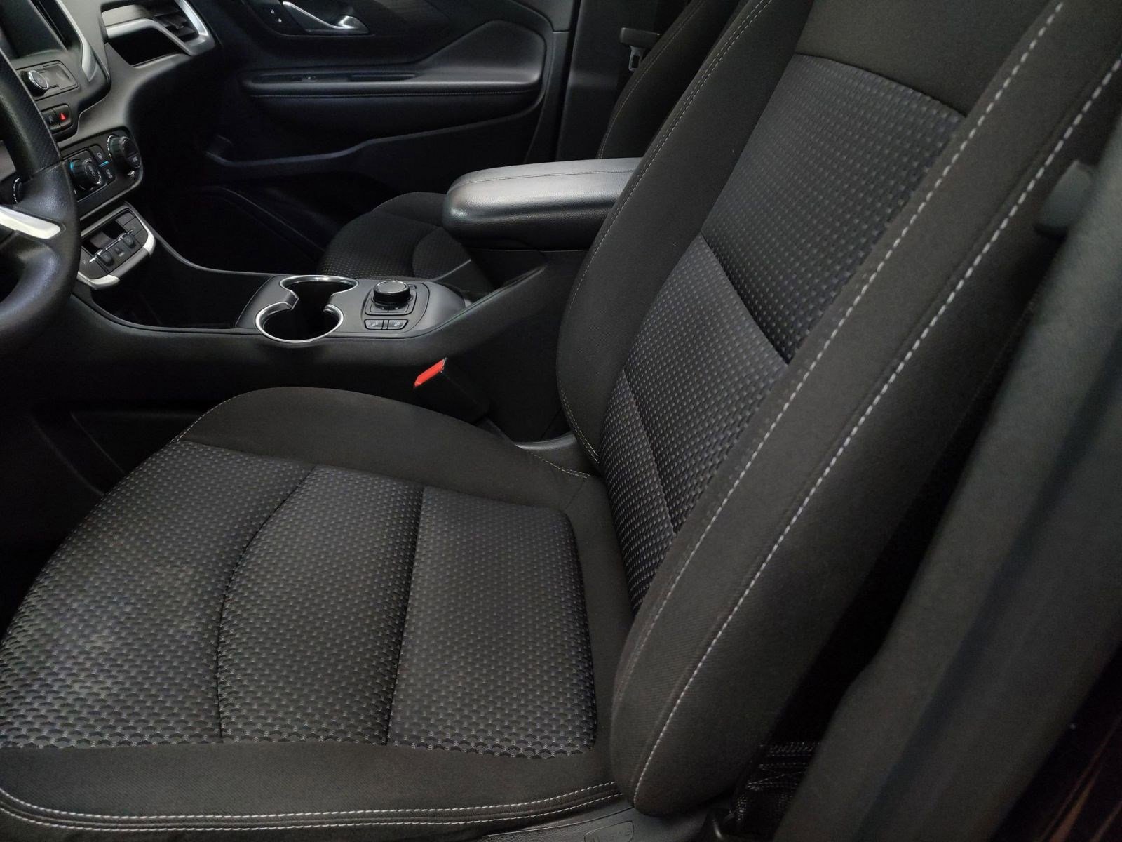 Used 2022 GMC Terrain SLE w/ Driver Convenience Package image 16