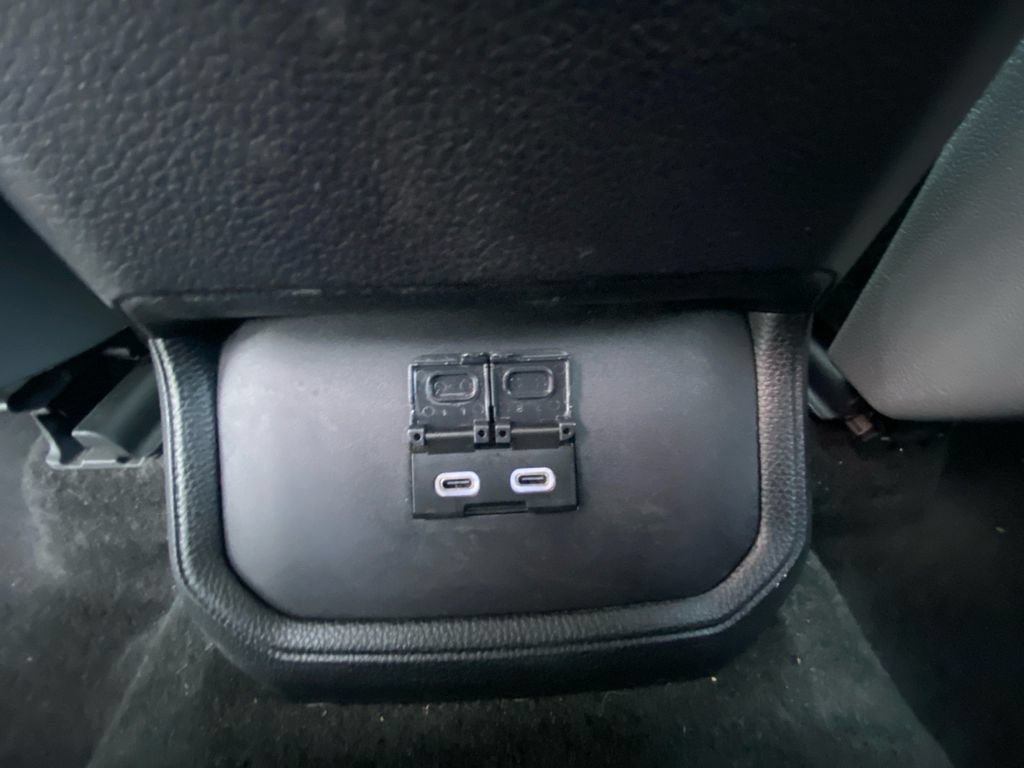 Used 2023 Toyota Highlander LE AWD/4WD image 29