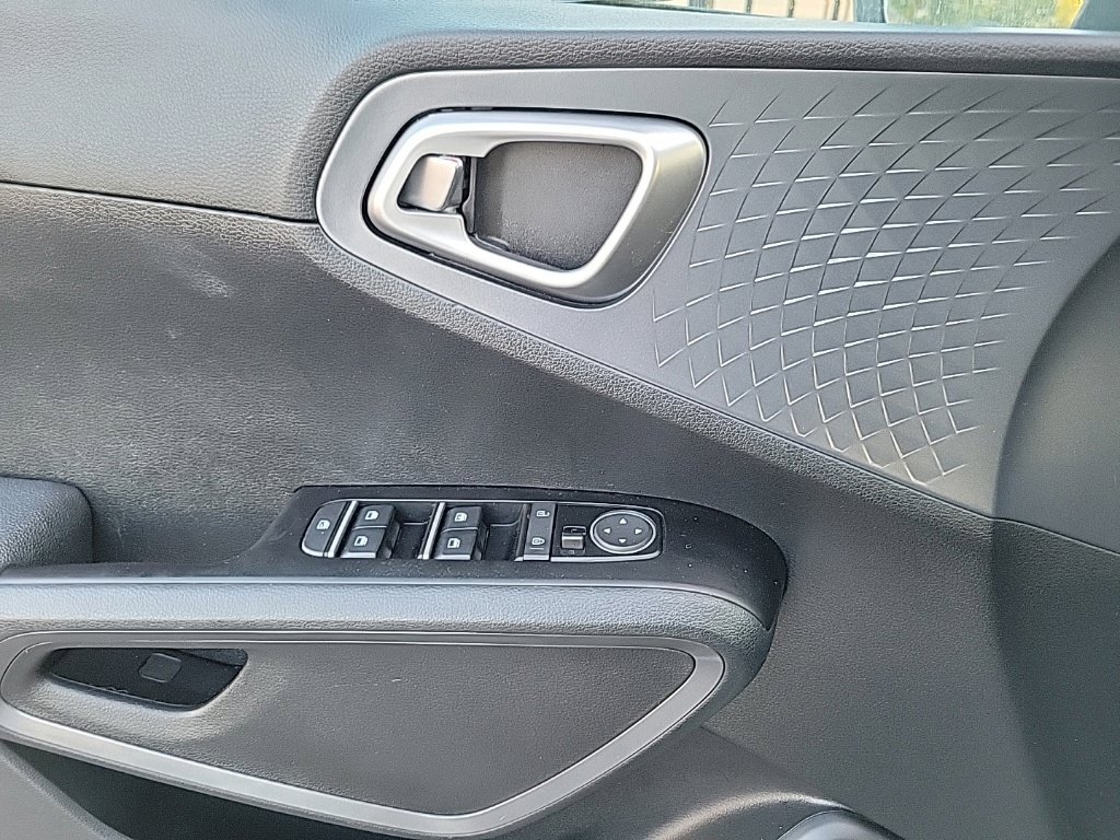 Used 2022 Kia Soul EX FWD image 14