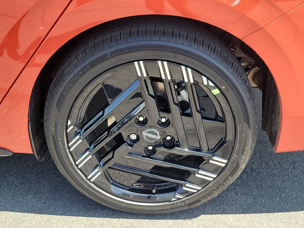 New 2027 Nissan Sentra SR FWD image 10
