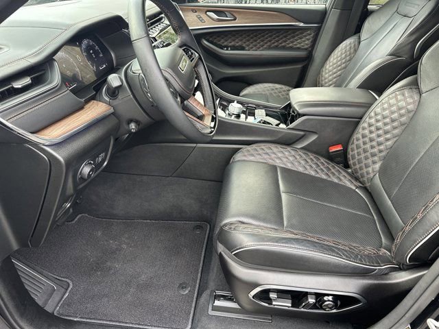 Certified 2024 Jeep Grand Cherokee Summit w/ Adv Protech Group IV image 10