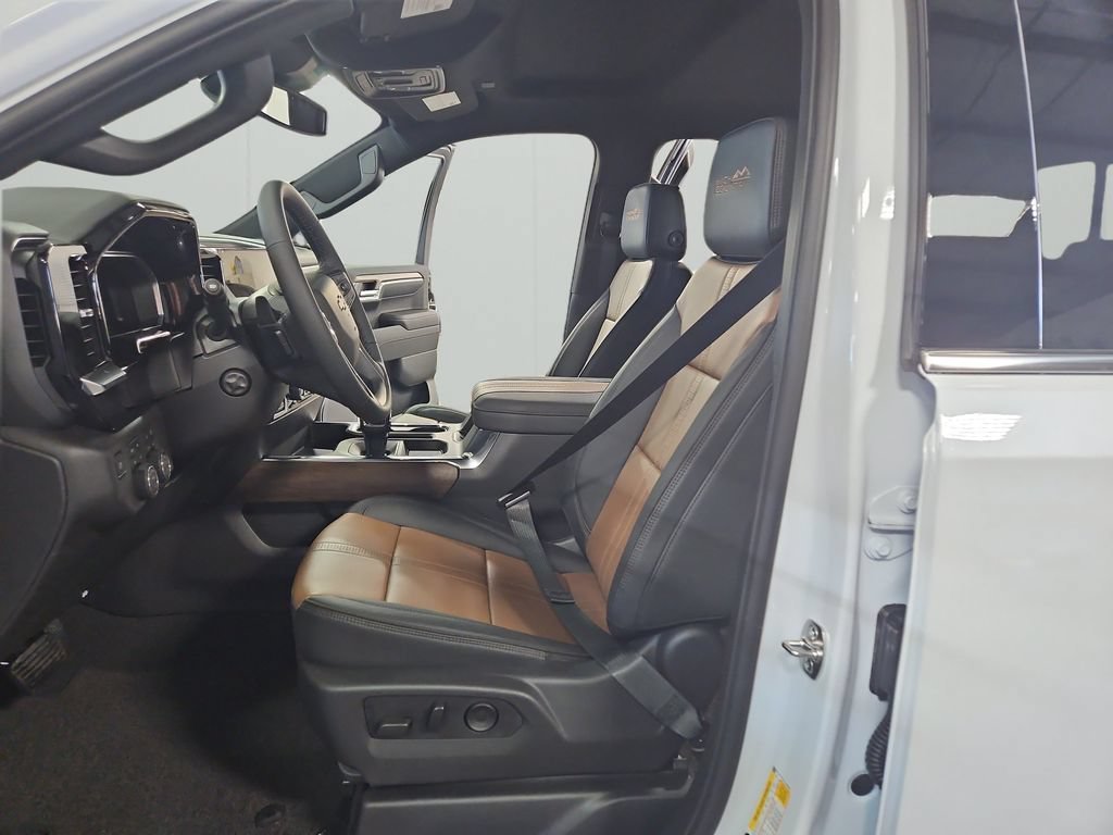 New 2026 Chevrolet Silverado 1500 High Country AWD/4WD image 14
