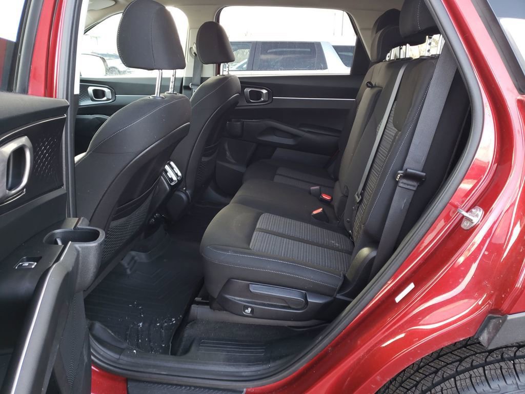 Used 2022 Kia Sorento LX image 23