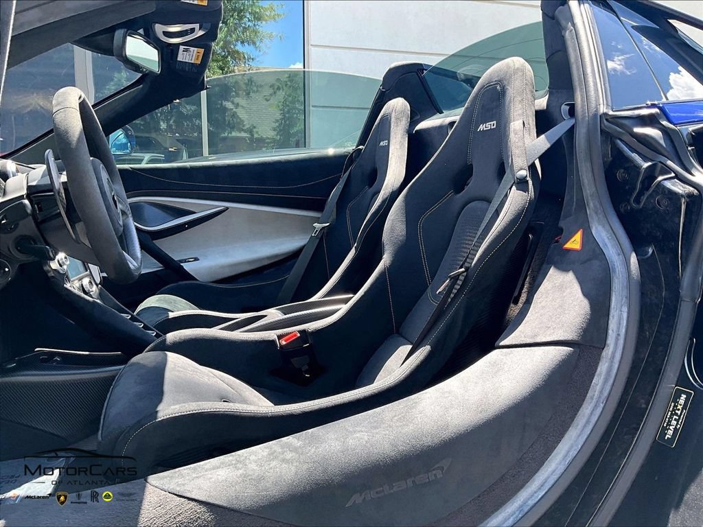Used 2022 McLaren 765LT RWD image 17