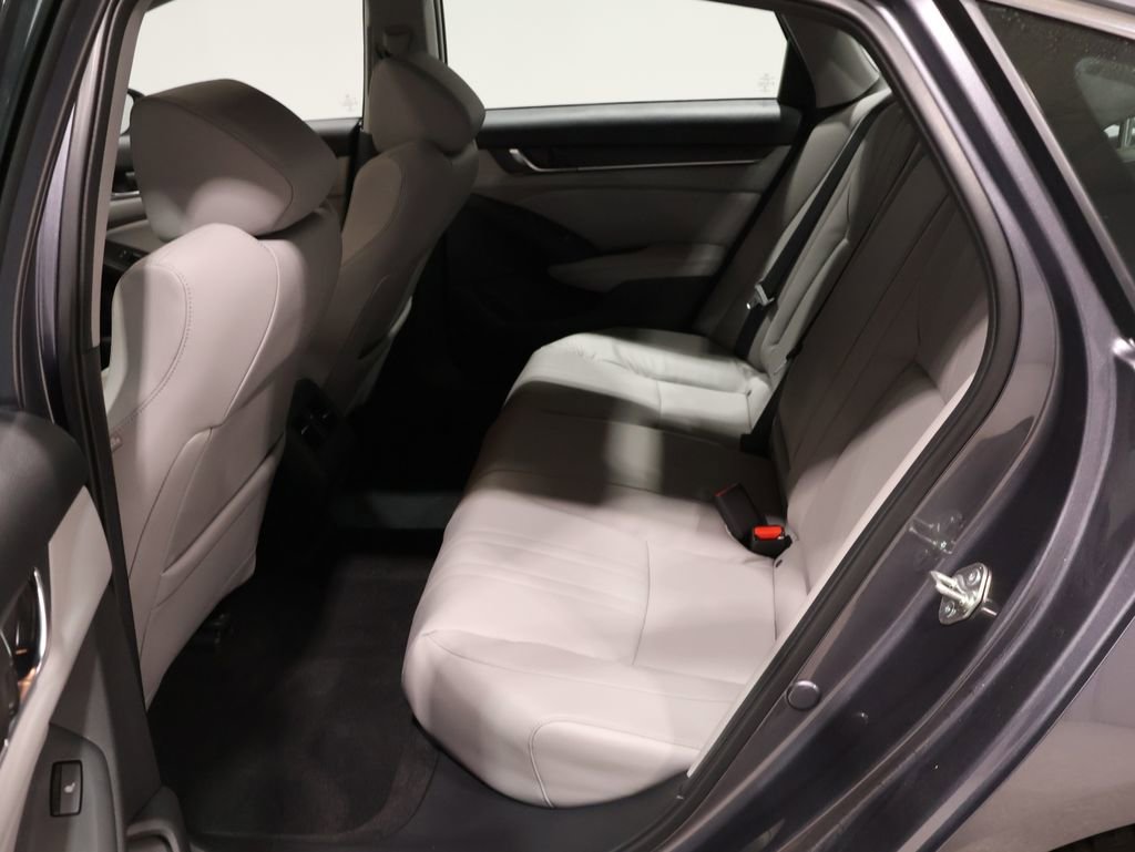 Used 2018 Honda Accord Touring image 18