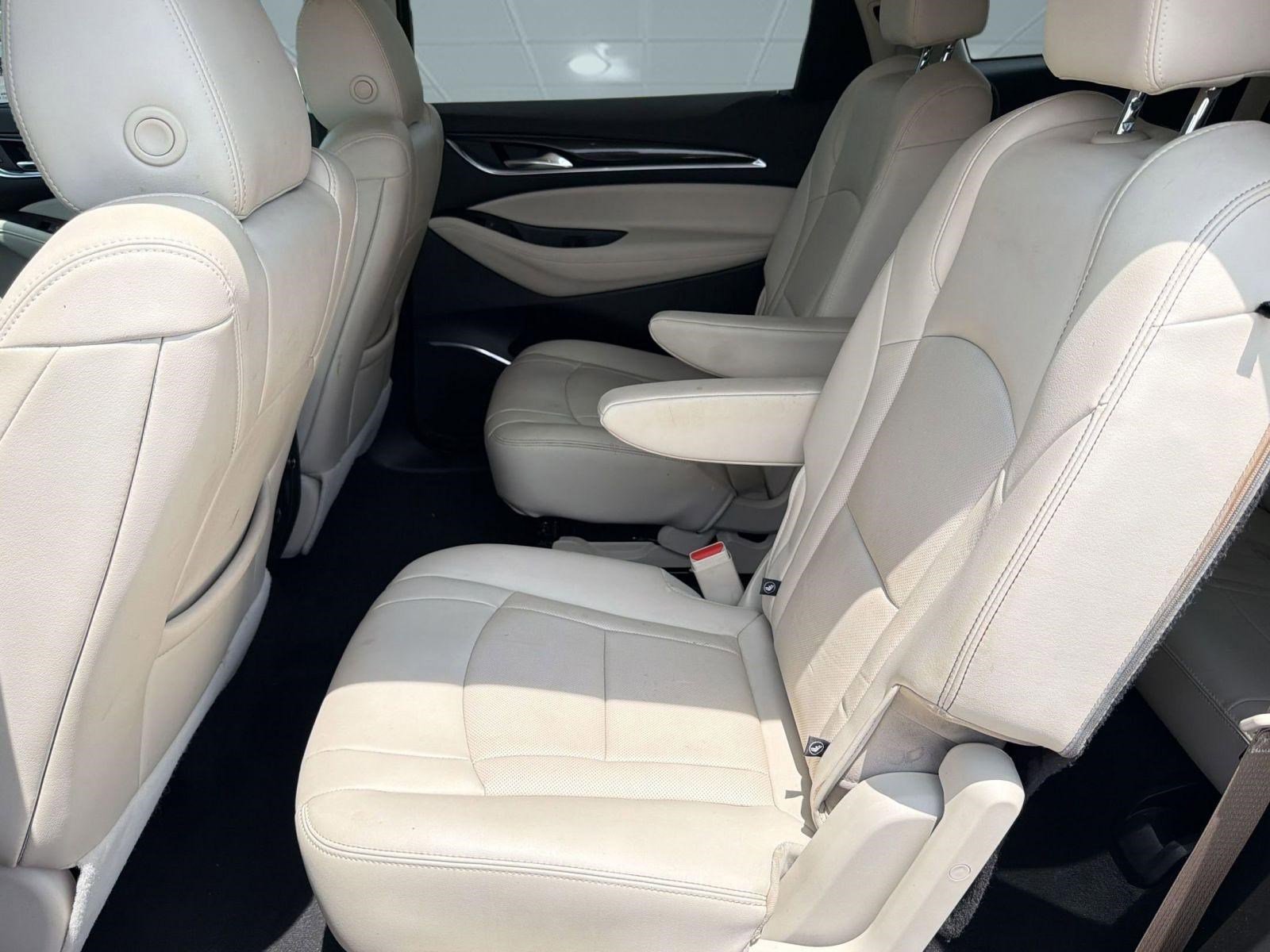 Used 2023 Buick Enclave Essence AWD/4WD image 13