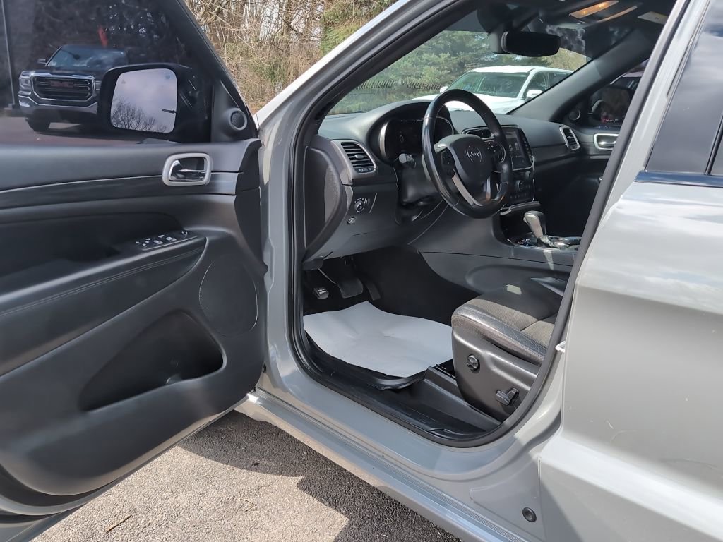 Used 2020 Jeep Grand Cherokee Altitude image 13