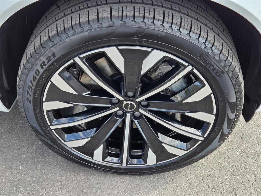 New 2026 Volvo XC90 T8 Plus image 7