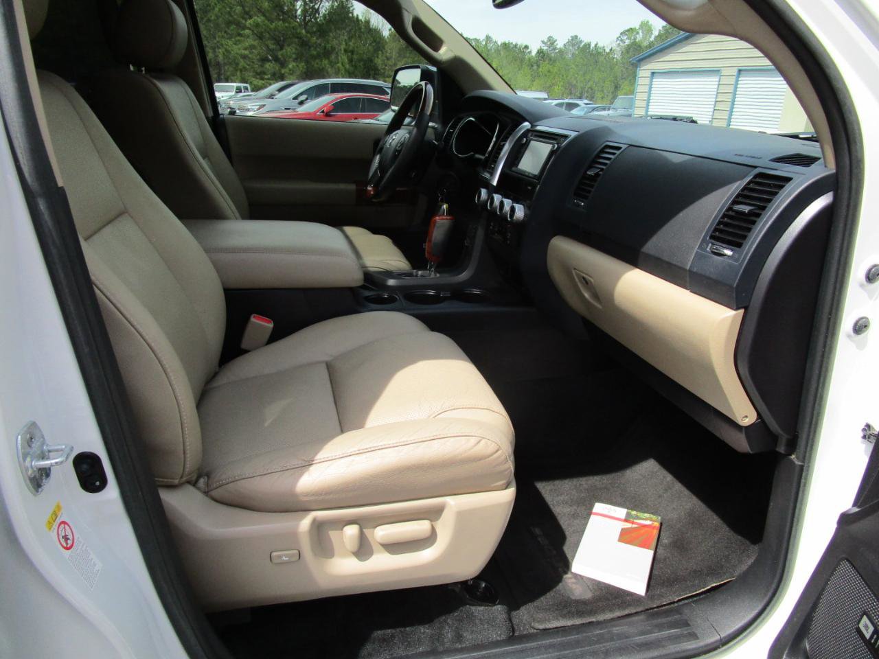 Used 2018 Toyota Sequoia Platinum RWD image 32