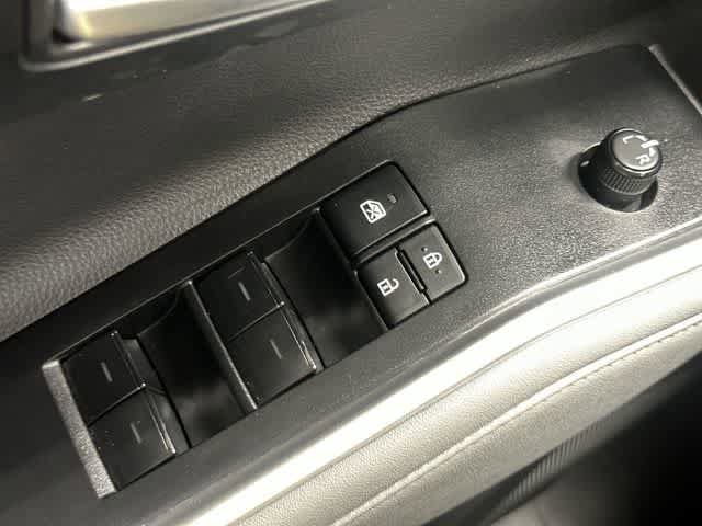 Used 2023 Toyota Highlander XLE FWD image 20