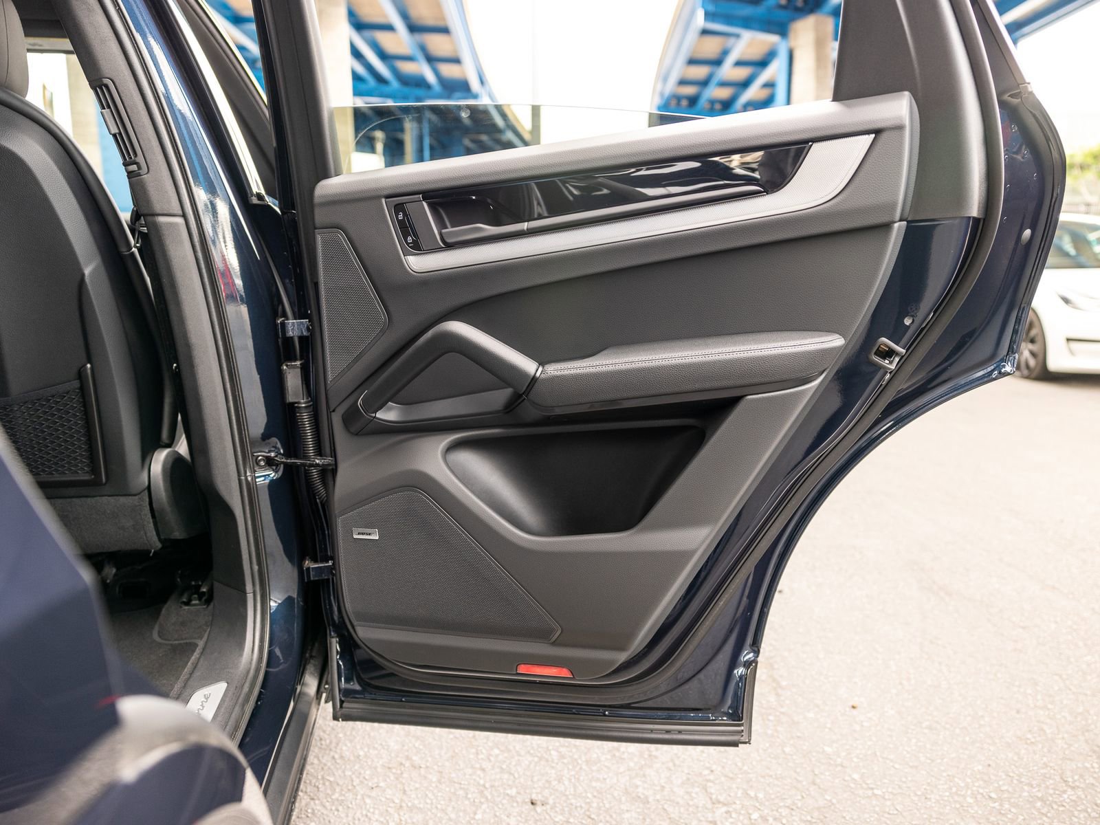 Certified 2025 Porsche Cayenne Coupe image 48