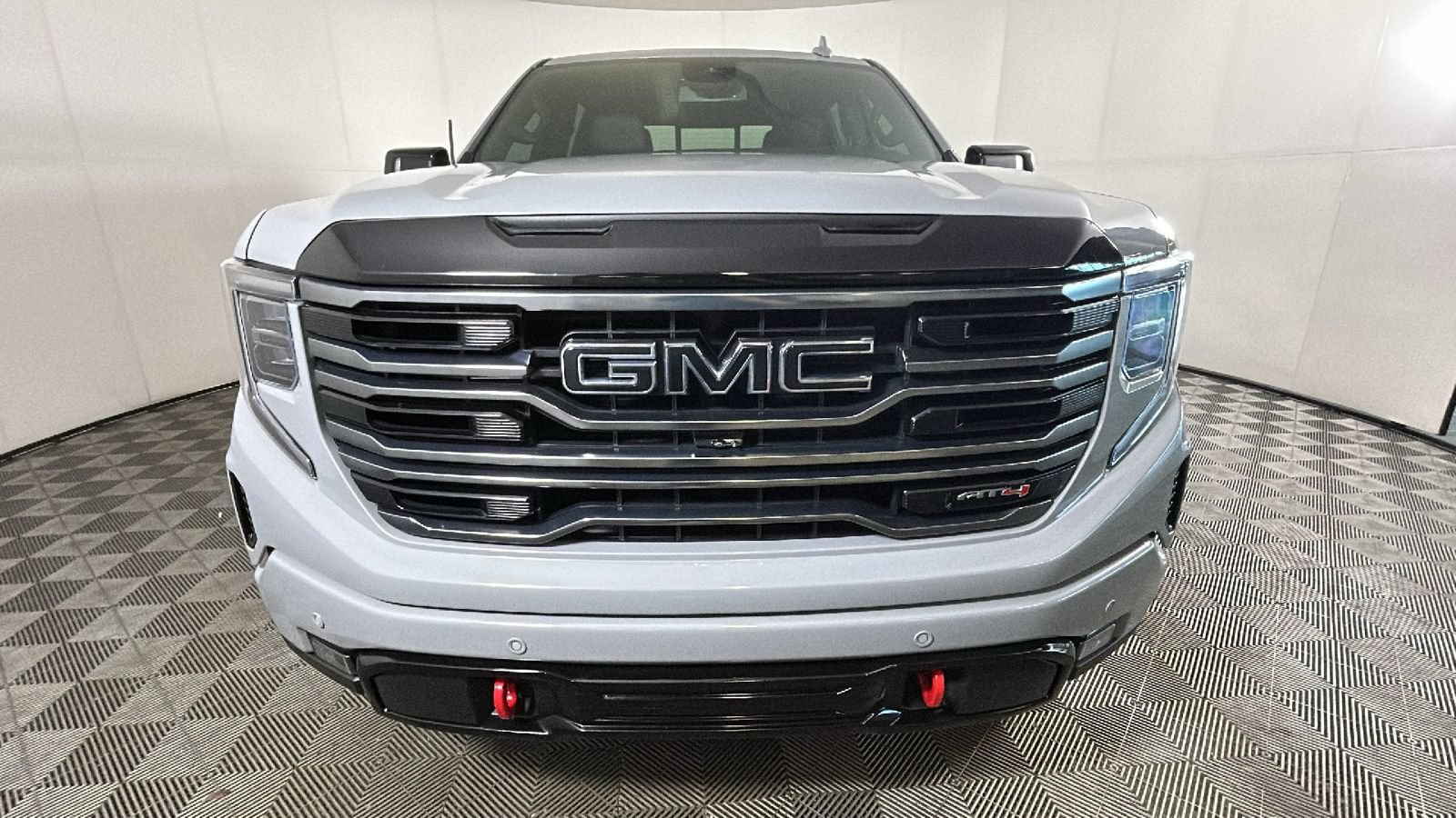 Used 2025 GMC Sierra 1500 AT4 w/ AT4 Preferred Package AWD/4WD image 9