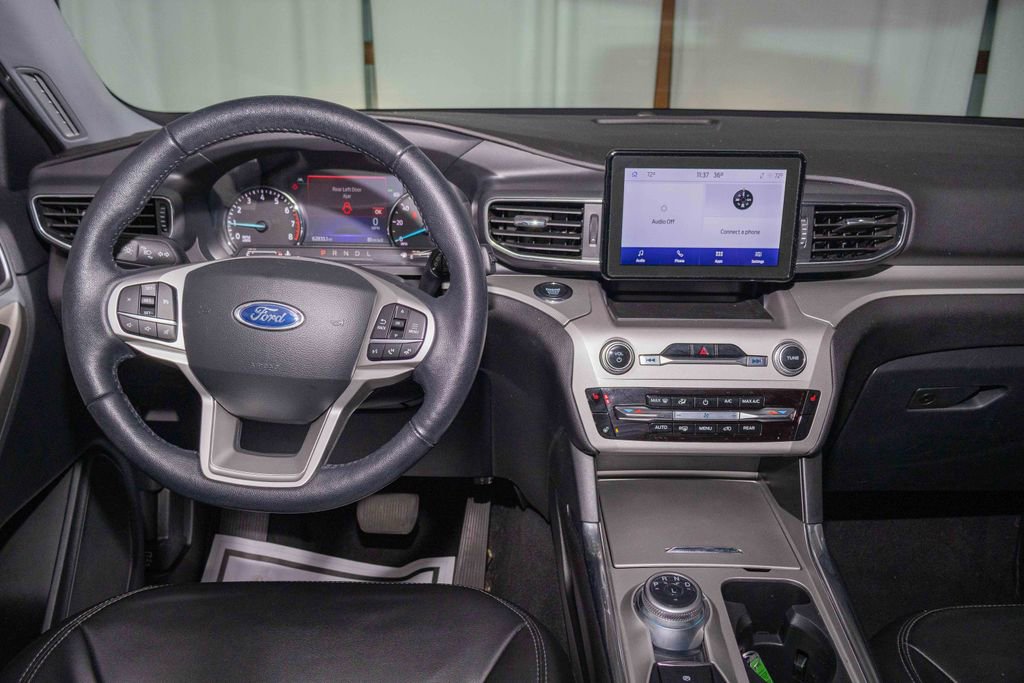 Used 2022 Ford Explorer XLT w/ Equipment Group 202A image 18