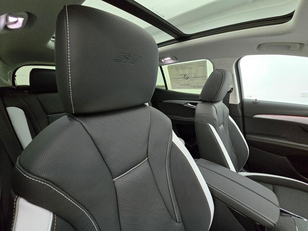New 2025 Buick Envision Sport Touring image 39