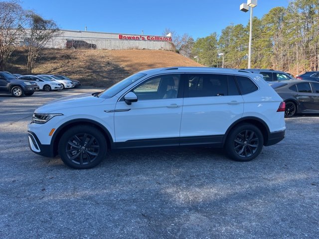 Used 2024 Volkswagen Tiguan SE image 37