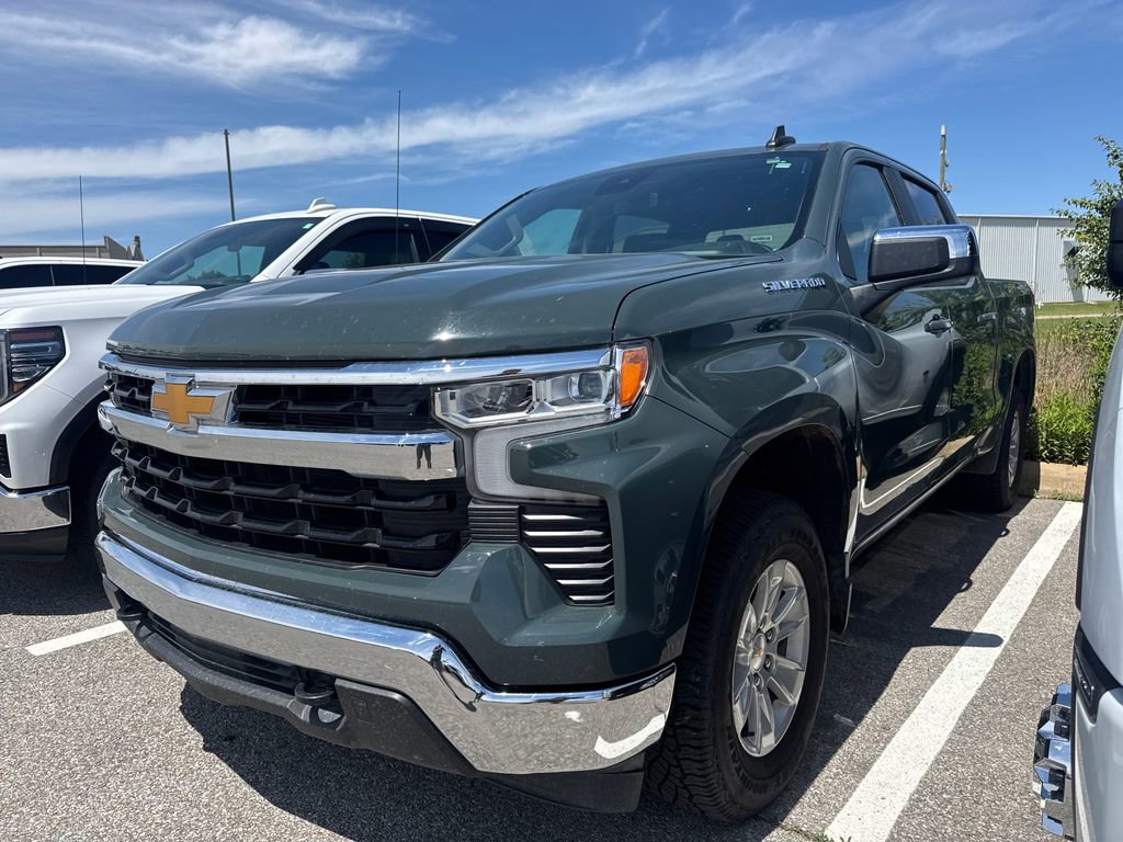 Used 2025 Chevrolet Silverado 1500 LT AWD/4WD image 1