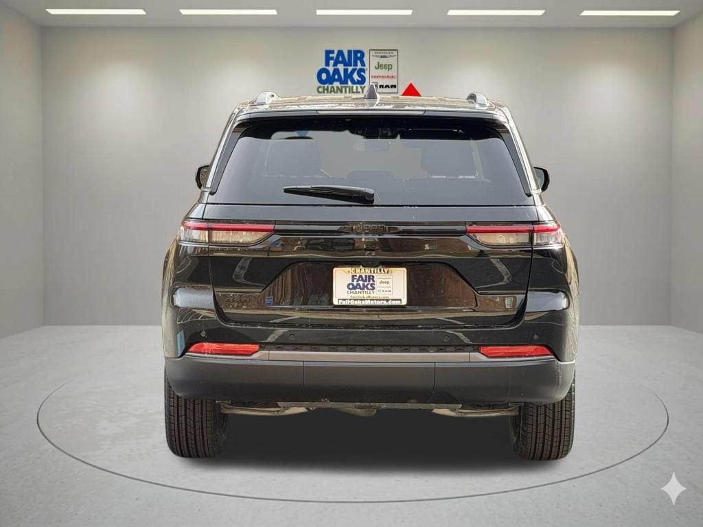 New 2026 Jeep Grand Cherokee Altitude AWD/4WD image 8