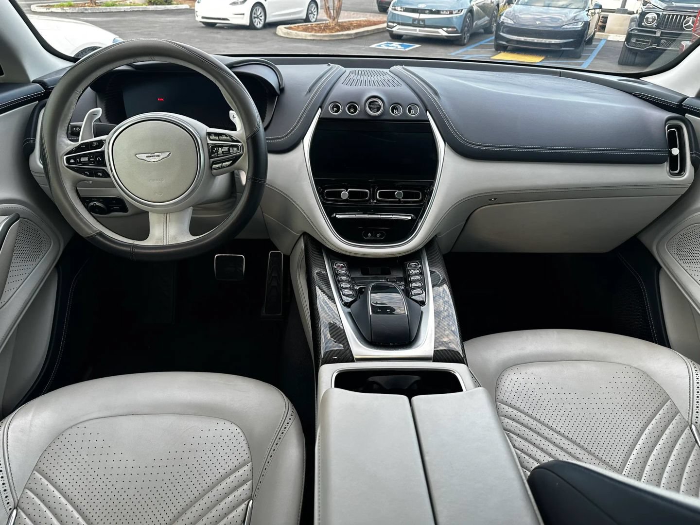 Used 2021 Aston Martin DBX AWD/4WD image 22