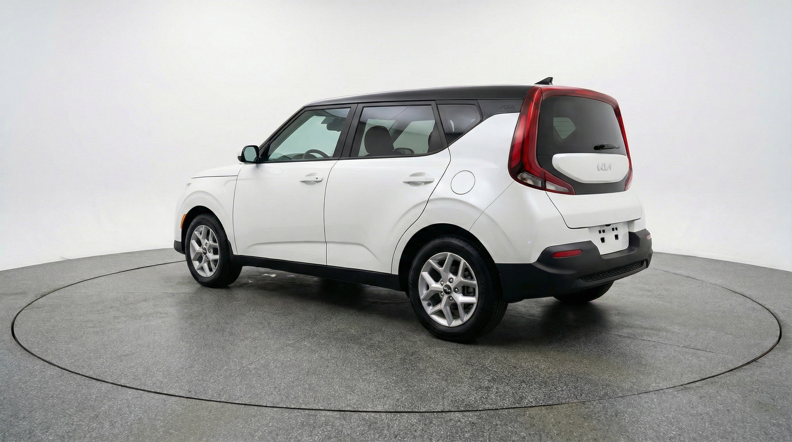 Used 2025 Kia Soul LX w/ LX Technology Package image 6