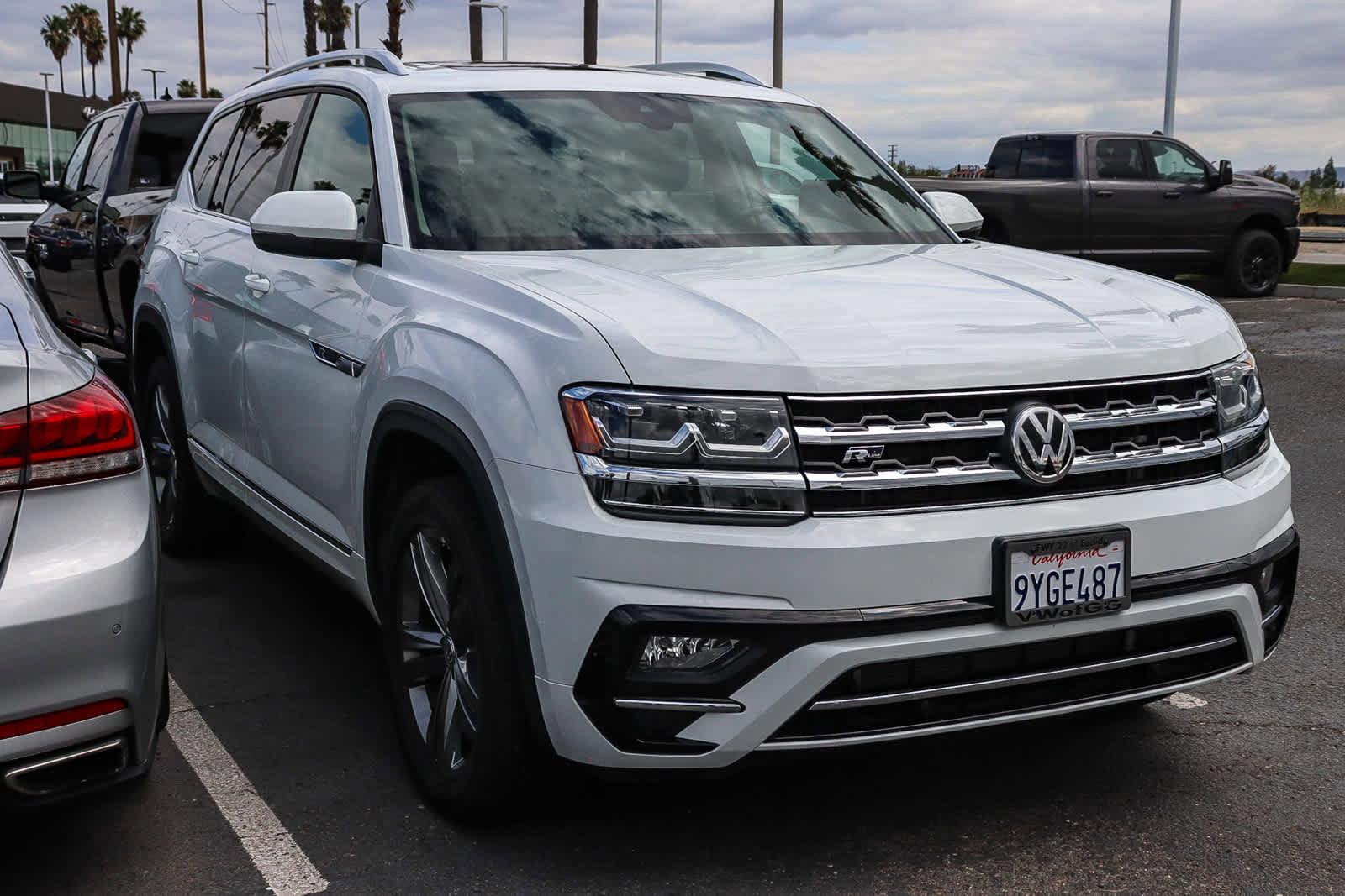 Used 2019 Volkswagen Atlas SEL R-Line FWD image 8