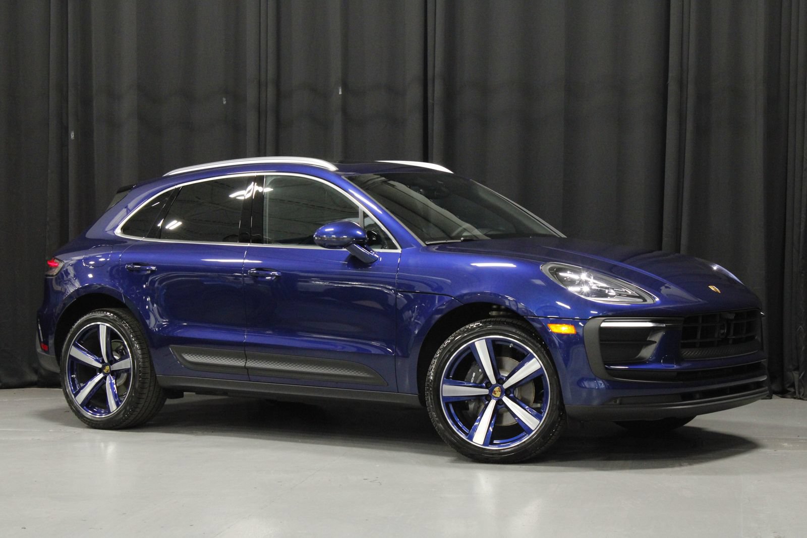 New 2026 Porsche Macan AWD/4WD image 9