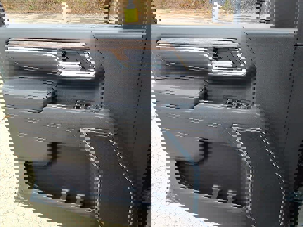 Certified 2025 Chevrolet Silverado 2500 LT w/ All Star Edition image 12