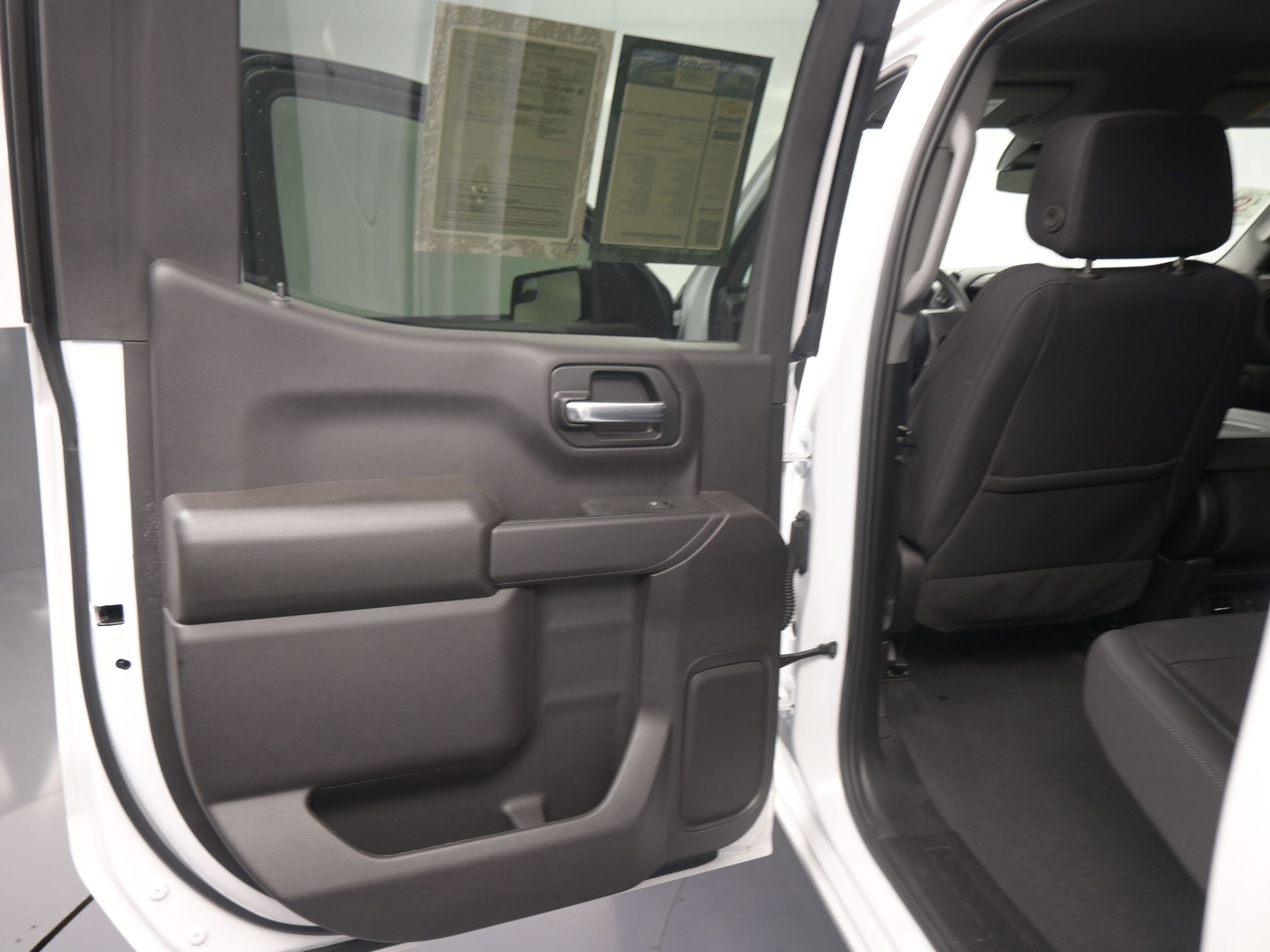 Used 2024 Chevrolet Silverado 1500 Custom Trail Boss w/ LPO, Dark Essentials Package image 32