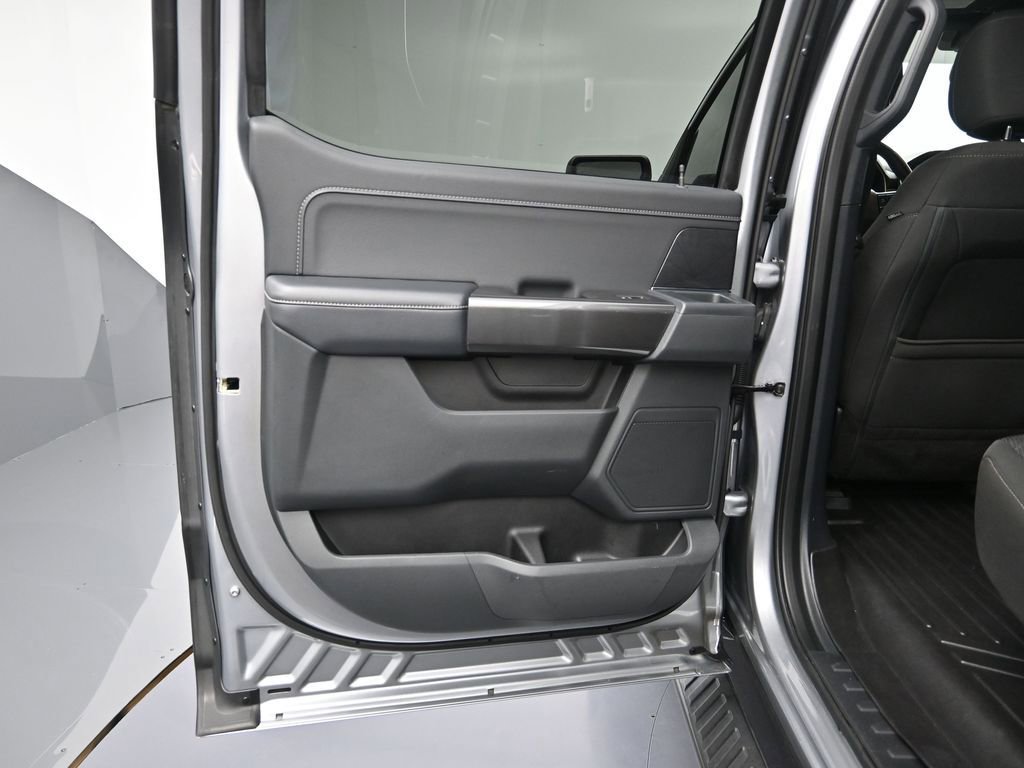 Certified 2021 Ford F150 XLT w/ Equipment Group 302A High image 23