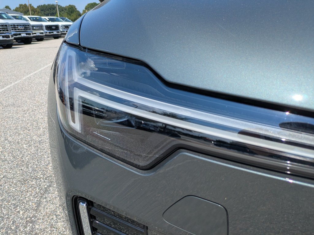New 2027 Volvo XC90 B6 Plus AWD/4WD image 10