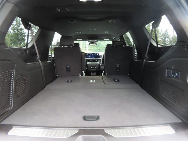 Certified 2025 Chevrolet Suburban Premier image 34