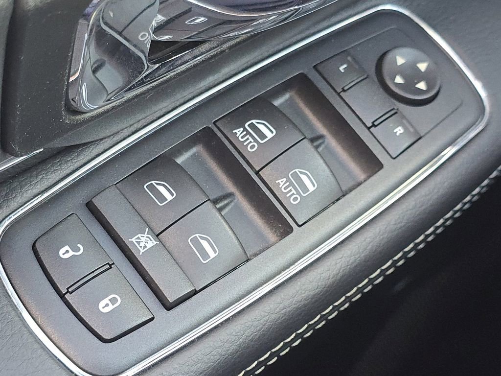 Used 2016 RAM 1500 Laramie image 28