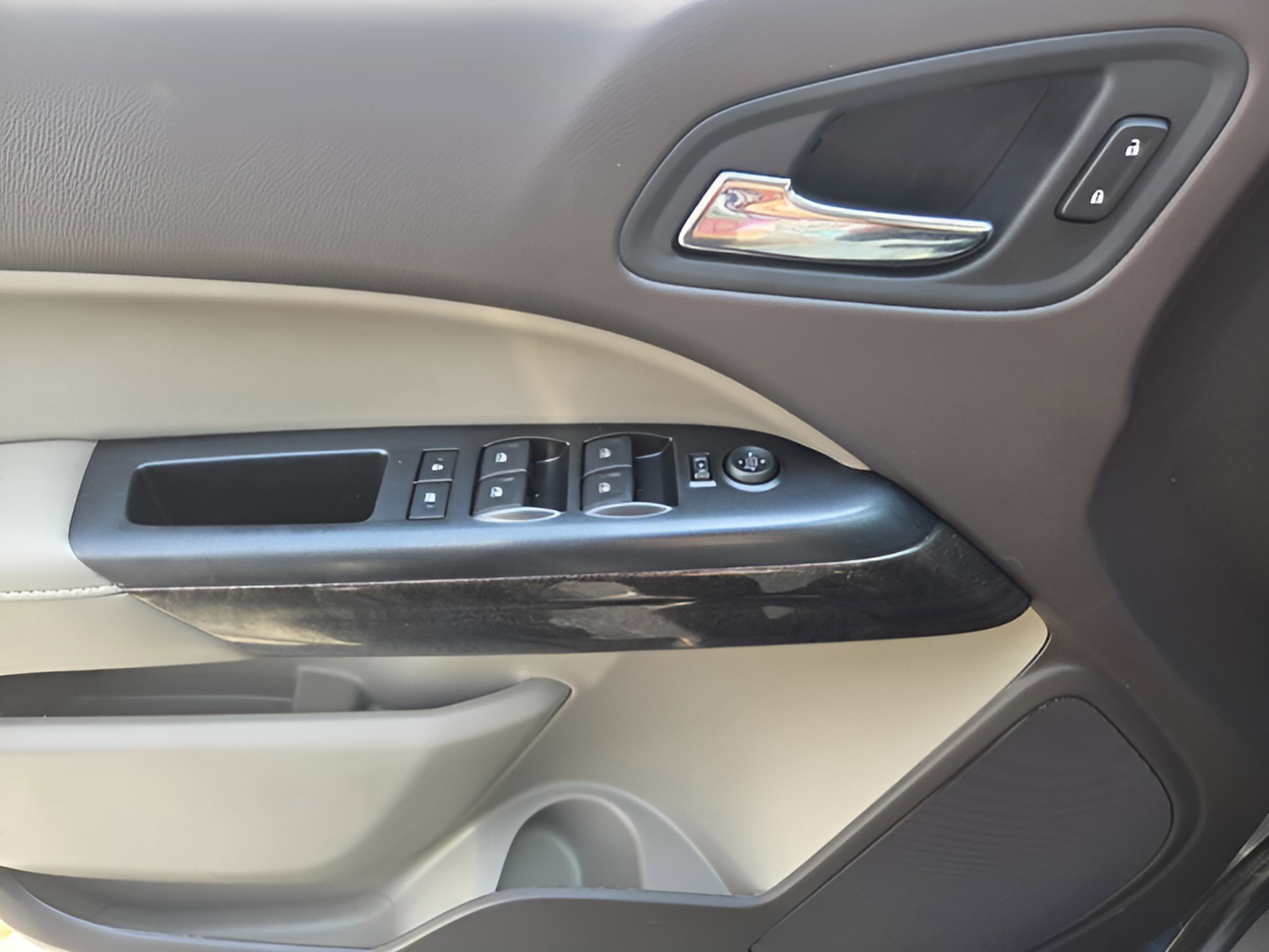 Used 2016 GMC Canyon SLT w/ Driver Alert Package image 25