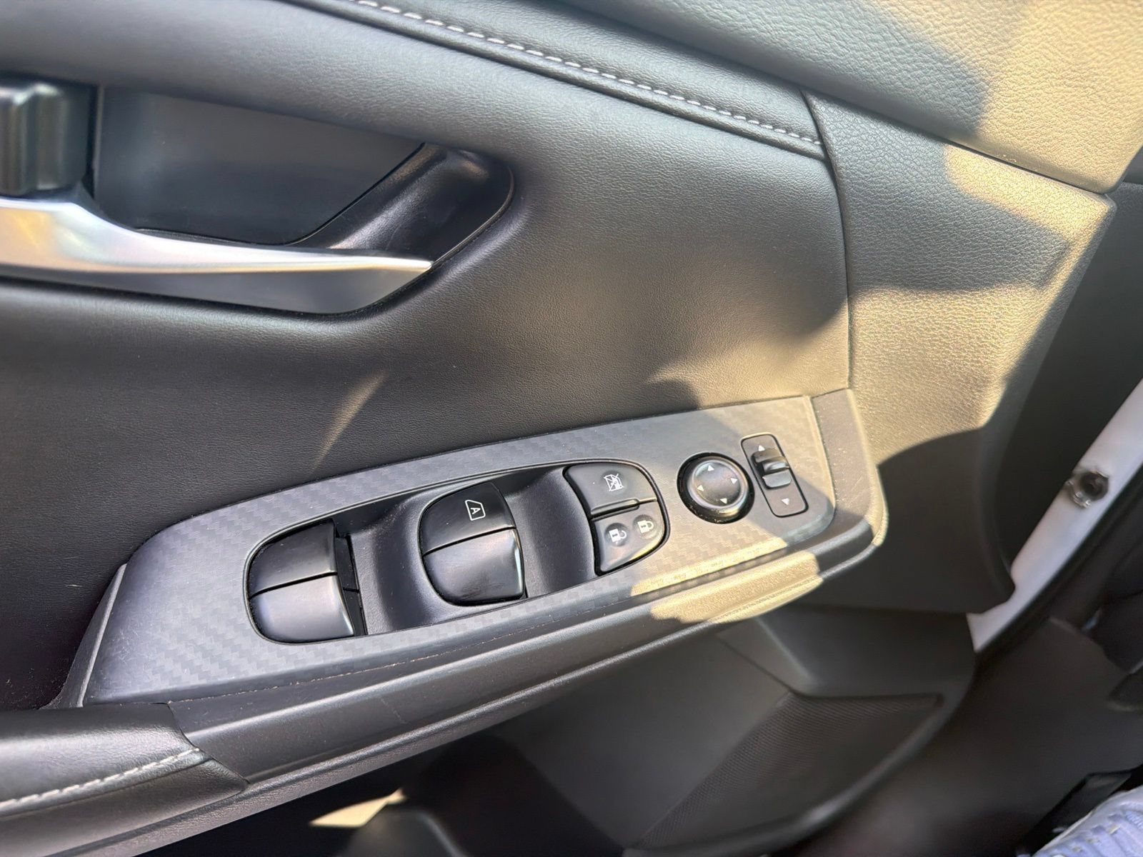Used 2024 Nissan Sentra SV FWD image 21