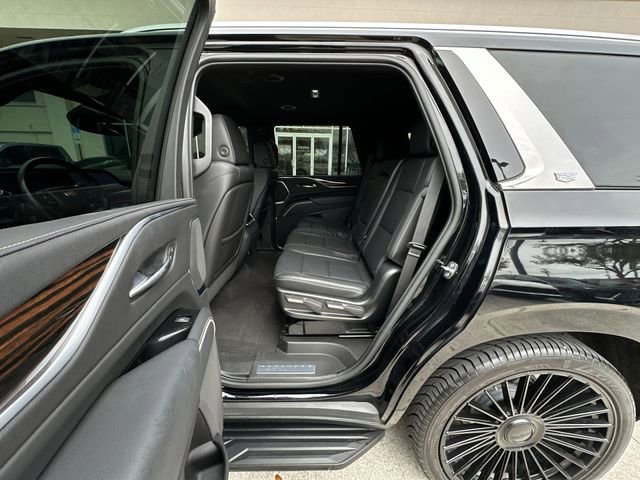 Used 2023 Cadillac Escalade Luxury image 30
