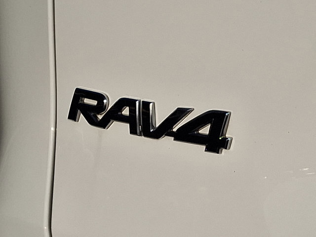 Used 2022 Toyota RAV4 XLE image 31