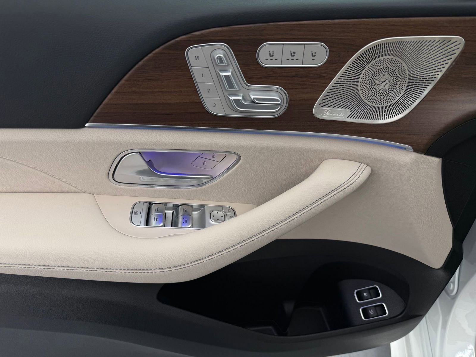 New 2026 Mercedes-Benz GLE 450e 4MATIC image 11