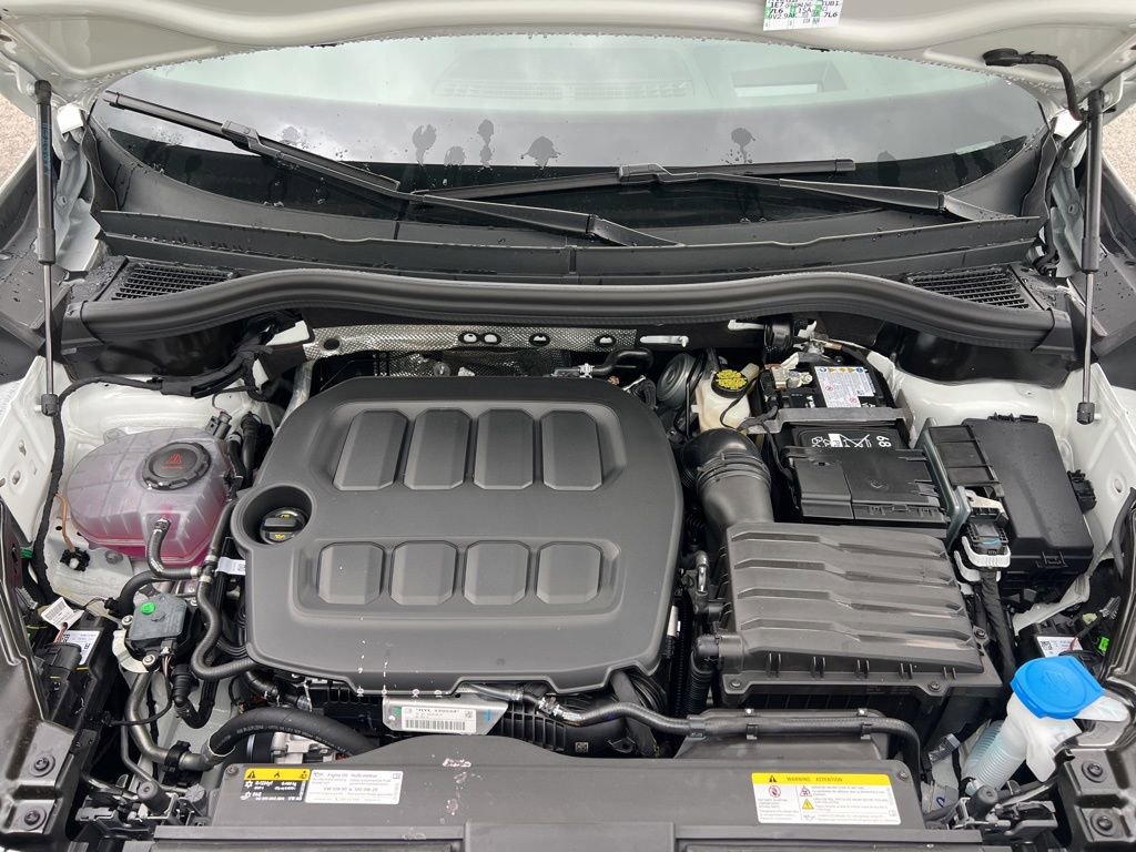 New 2026 Volkswagen Tiguan SE R-Line FWD image 11