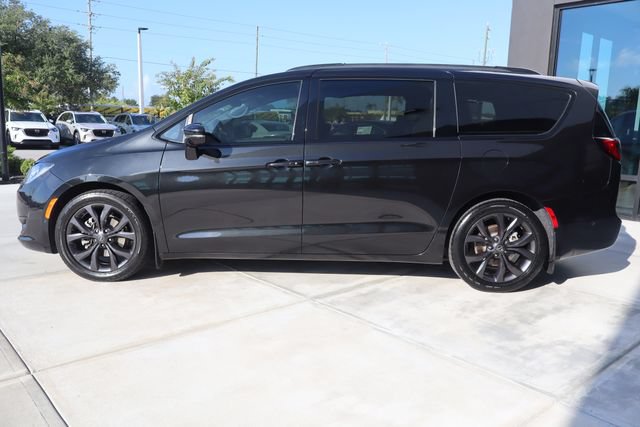 Used 2019 Chrysler Pacifica Limited FWD image 7