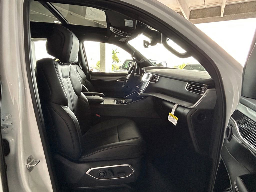 New 2026 Jeep Grand Wagoneer L Limited image 27