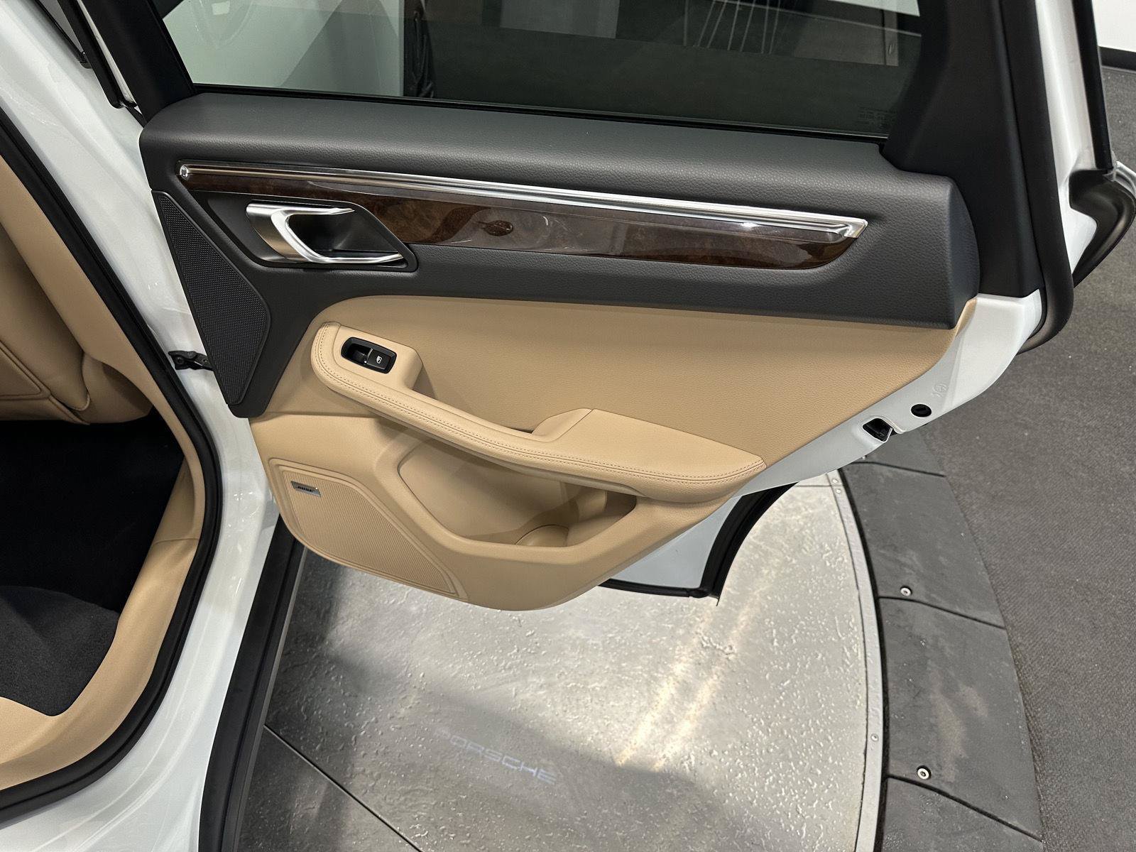 New 2026 Porsche Macan AWD/4WD image 38