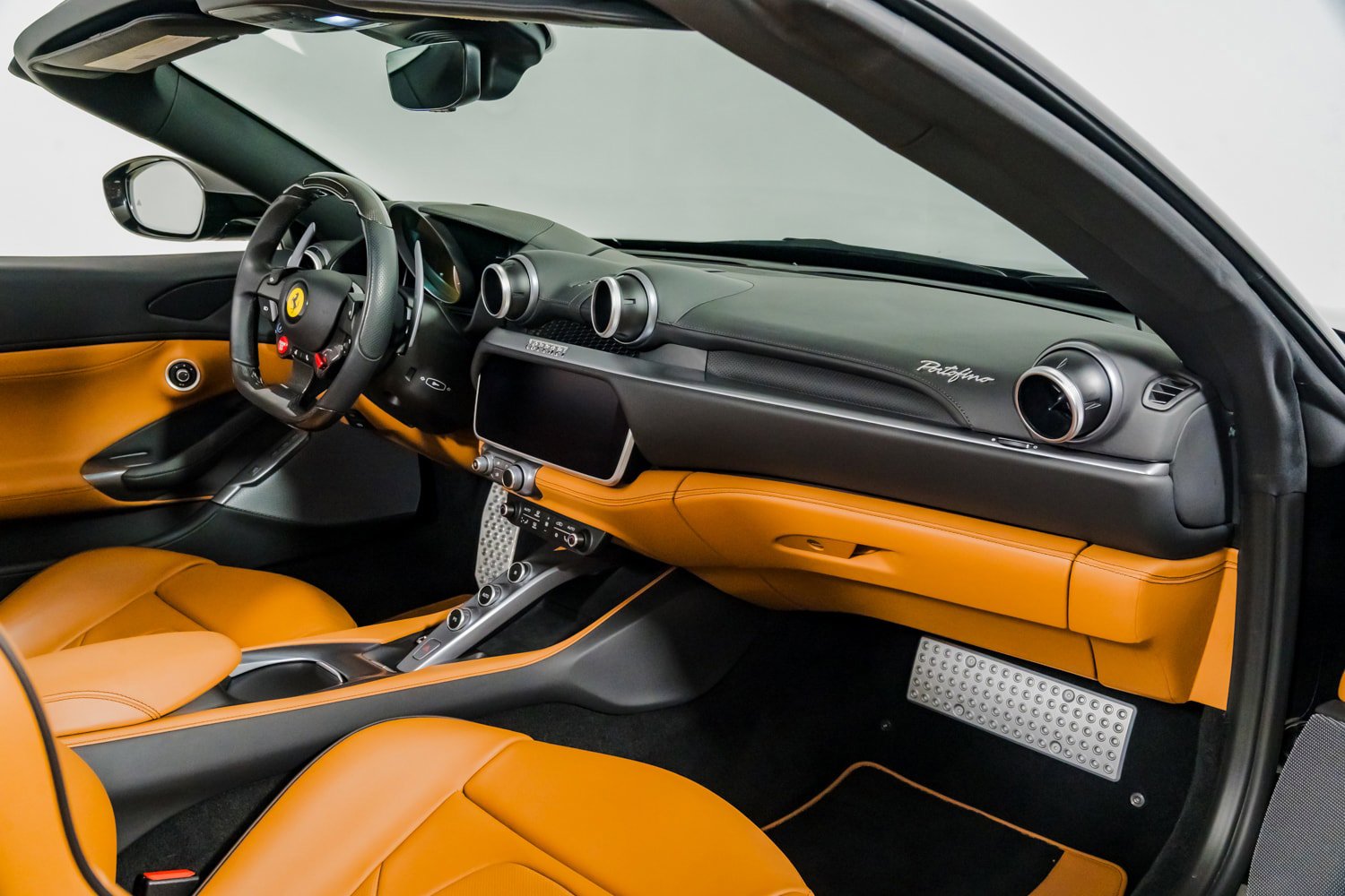 Used 2020 Ferrari Portofino image 38